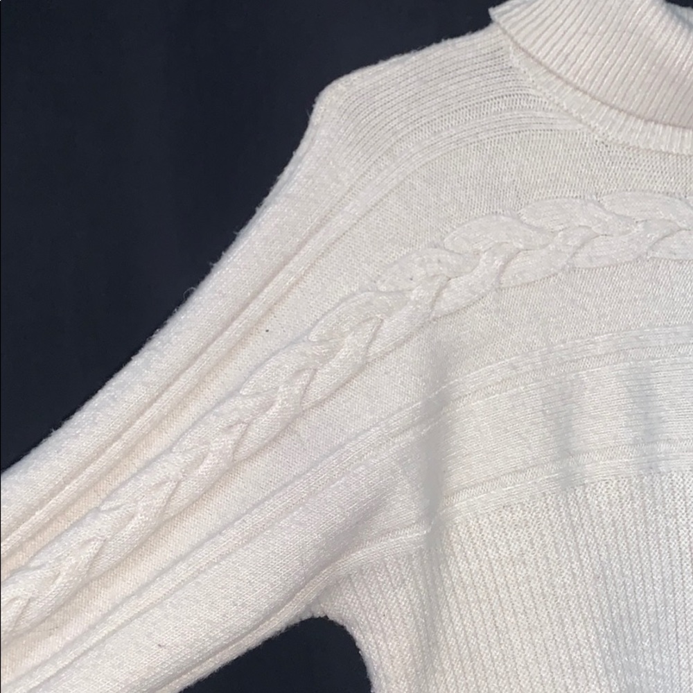 Turtle neck - Picture 3 of 3
